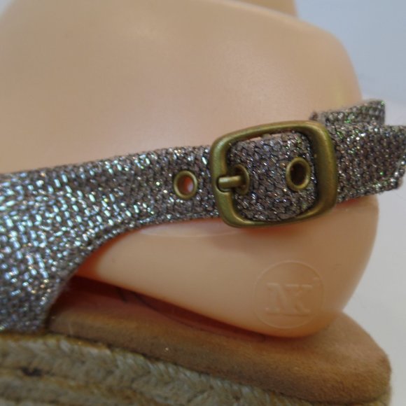 White Mountain Sparkling Wedge Espadrilles Sz 8 Buckle Closure Manmade Materials - Picture 4 of 15